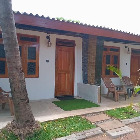 Amila Guest Hotel Trincomalee Ngoại thất bức ảnh